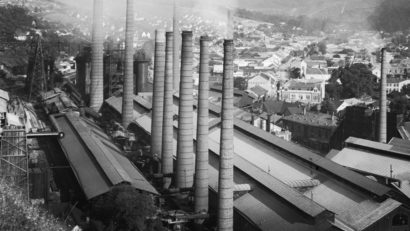 Oţel incandescent şi coşuri fumegânde. 300 de ani de istorie industrială în Banatul de Munte