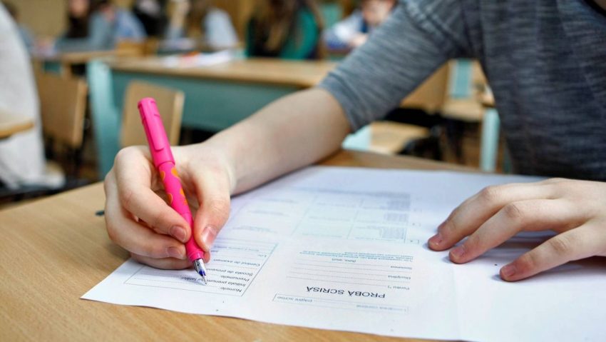 Simularea Evaluării Naţionale începe în 17 martie