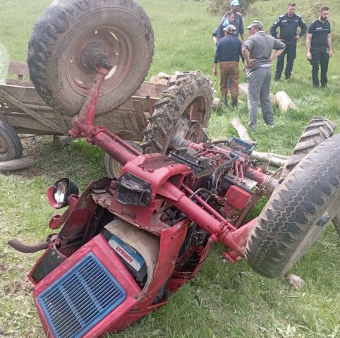 Un bărbat a decedat după ce un tractor a căzut peste el