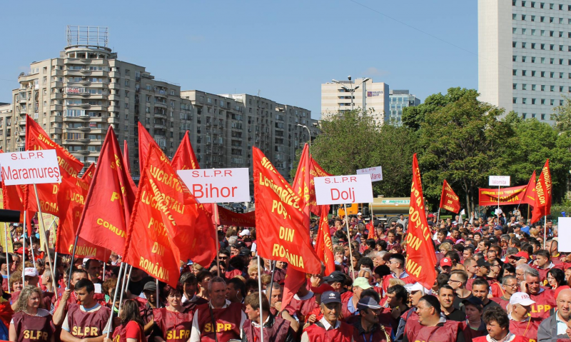 Sindicaliştii din cadrul Poştei Române organizează un miting de protest în faţa Guvernului