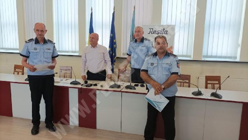 În timp ce arunca deşeuri în loc nepermis, un reşiţean s-a ales cu maşina confiscată şi o amendă de 50 de mii de lei