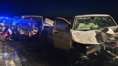 Arad: 11 persoane au fost trasportate la spital în urma unui accident