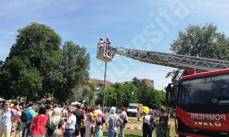 [FOTO-AUDIO] Ziua copilului,  sărbătorită în sunet de sirene la Reșița