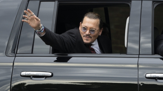 Johnny Depp învingător în procesul cu Amber Heard