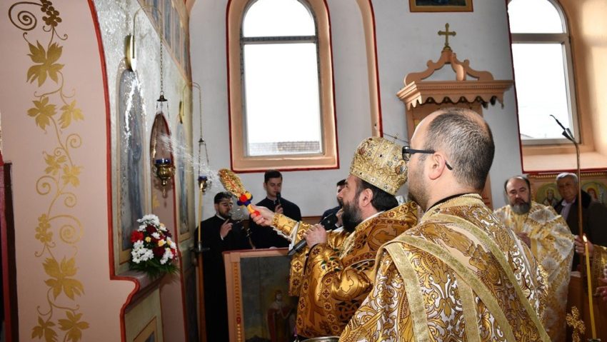 [AUDIO] Liturghie festivă în Parohia Vălişoara