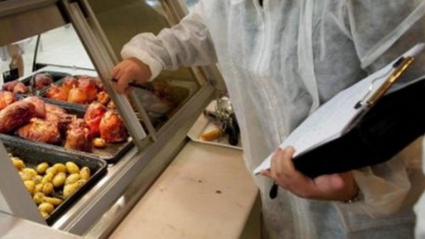 ANSVSA: Amenzi de 443.600 lei aplicate unor unităţi de alimentaţie publică de pe Litoral, în prima săptămână