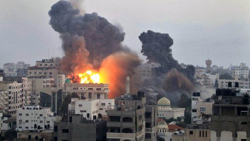 Israelul bombardează Fâşia Gaza, iar Hamas lansează rachete asupra Tel Aviv-ului