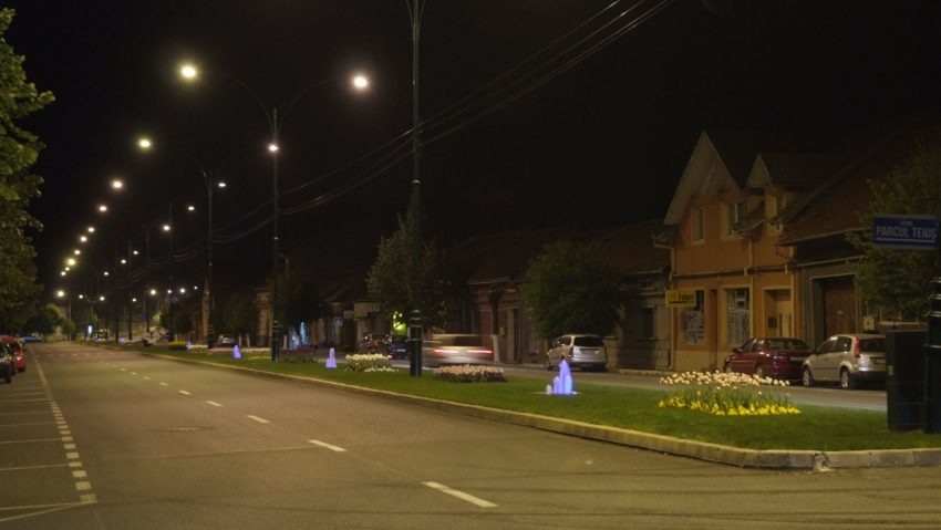 Caransebeș: Primarul Felix Borcean s-a săturat să mai aștepte fonduri. Iluminatul public, modernizat din bugetul local