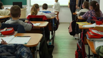 În noul an şcolar, cel puţin opt unităţi şcolare din Timişoara vor fi obligate să aducă elevii din clasele primare la cursuri şi după-amiaza