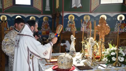 Sfinţirea Bisericii „Adormirea Maicii Domnului” pe 15 august la Bocşa