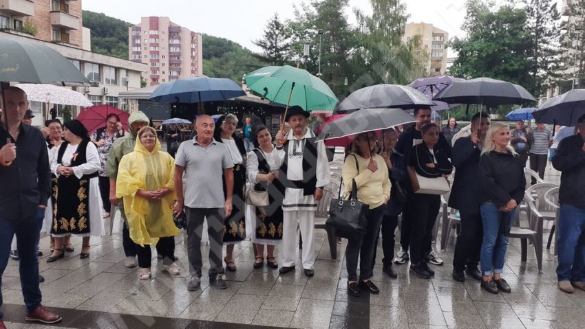 [AUDIO-FOTO] Vremea nefavorabilă mută Zilele Palatului Cultural în sala Teatrului de Vest