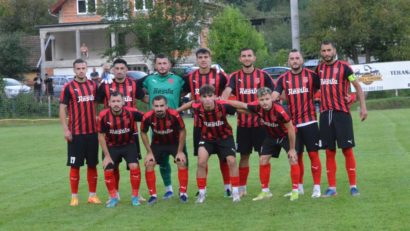 Fotbal, Liga a III-a: CSM Reşiţa înfruntă Şoimii Lipova în Valea Domanului