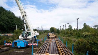 [FOTO] La Reșița, tramvaiele turcești vor circula pe șină austriacă!