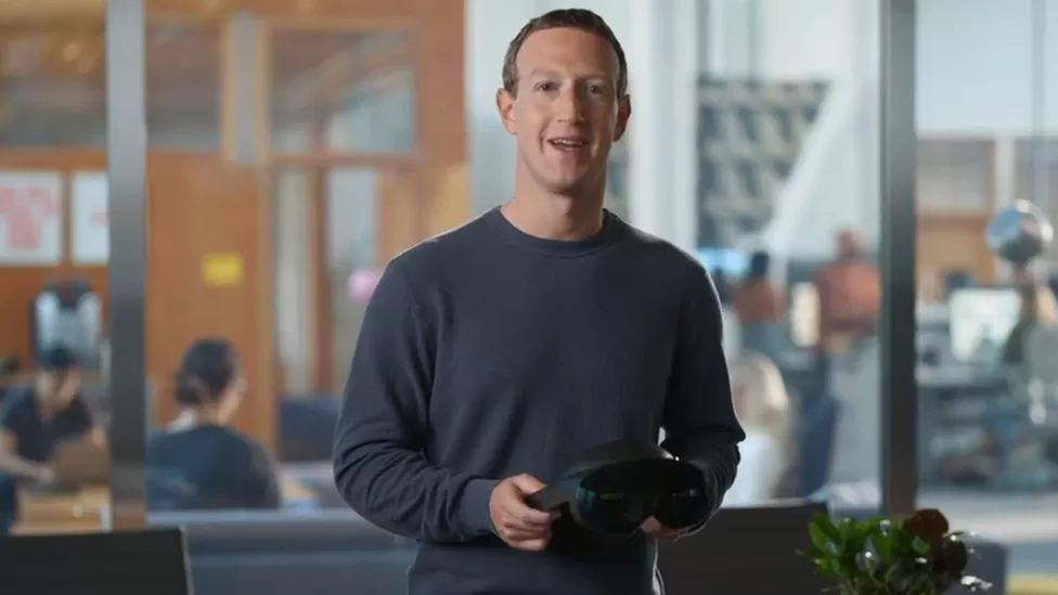 Mark Zuckerberg dezvăluie noul Quest Pro VR