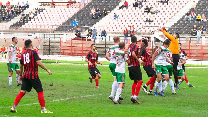 [FOTO-AUDIO] CSM Reşiţa, la primul eşec în campionat: Pobeda Star Bîşnov, victorioasă în Valea Domanului