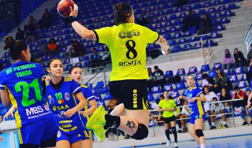 [AUDIO] Handbal feminin, divizia A: Universitatea Reşiţa, spectacol şi victorie contra fetelor din Turda