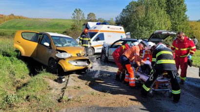 [FOTO] Accident cu două victime pe un drum județean din Timiș