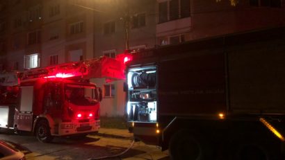 [FOTO] Incendiu într-un apartament din municipiul Reşiţa