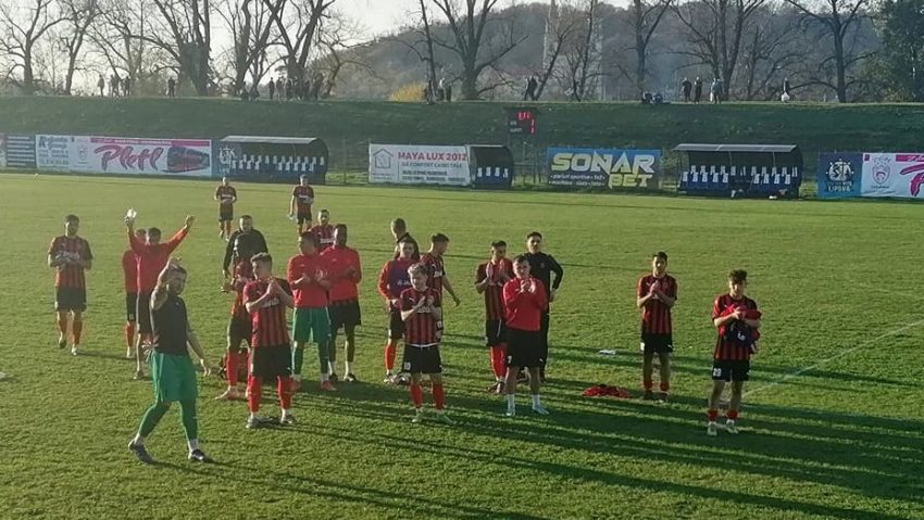 [AUDIO] Fotbal, Liga a III-a: CSM Reşiţa se întoarce cu un punct de la Lipova