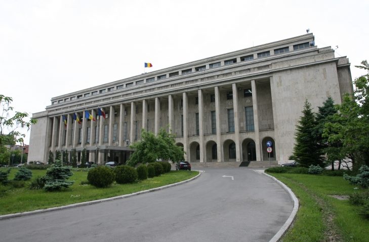 Şedinţă de guvern susţinută de copii, la Palatul Victoria