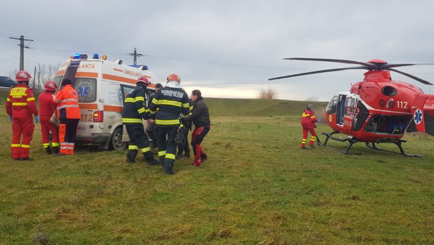 [FOTO] Accident cu un mort şi doi răniţi în judeţul Arad