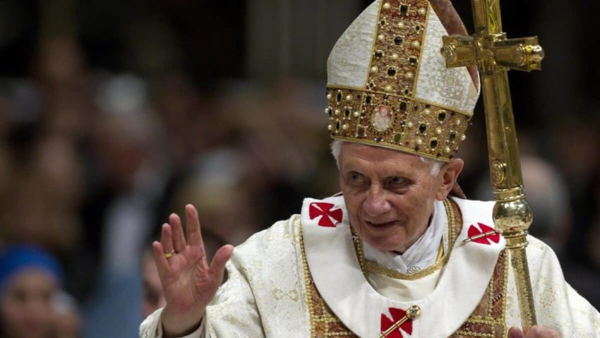 Fostul papă Benedict al XVI-lea a murit, anunţă Vaticanul