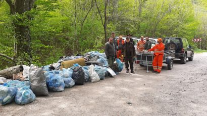 Amendă contravențională pentru persoanele surprinse că deversează deșeuri pe arealul Parcului Național Cheile Nerei-Beuşniţa și în zonele limitrofe acestuia