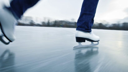 Hai pe gheaţă! Patinoarul din Arad şi-a deschis oficial porţile