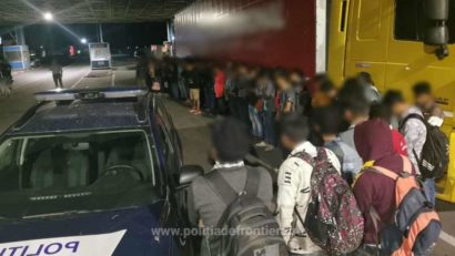 Arad: 134 de migranţi au fost prinşi când voiau să iasă din ţară ascunşi în autovehicule