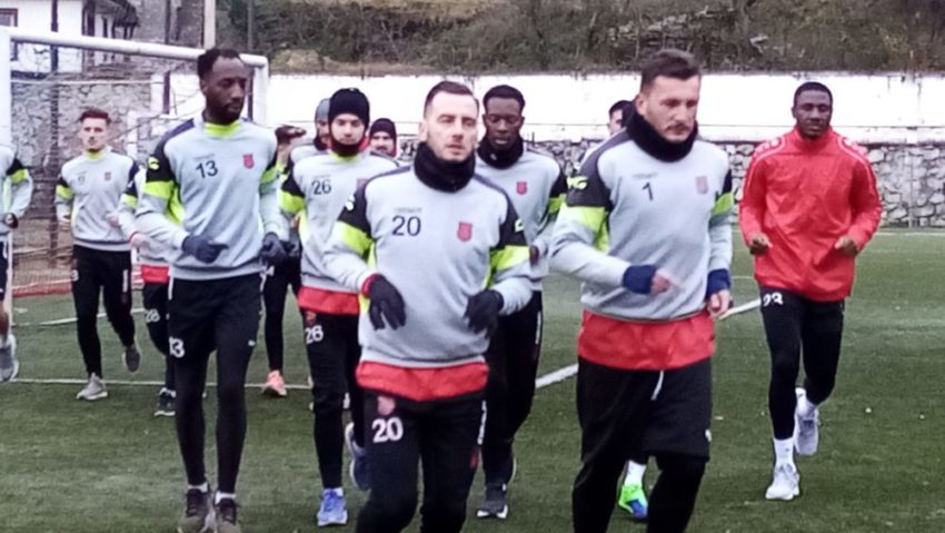 [AUDIO-VIDEO] Fotbaliştii rossoneri au încheiat vacanţa! Trei jucători noi s-au alăturat lotului reşiţean