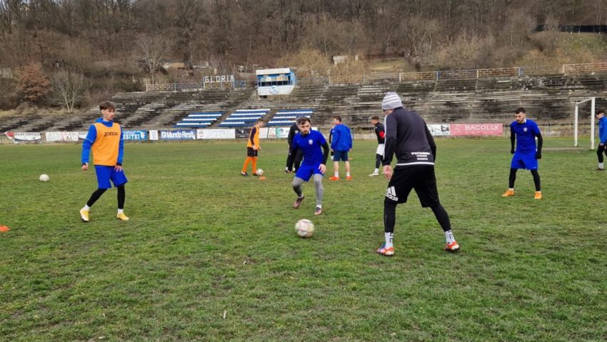 [AUDIO] Fotbaliştii Progresului Ezeriş s-au apucat de treabă! Cristian Şodâncă: “Vrem să ne bucurăm de fotbal”