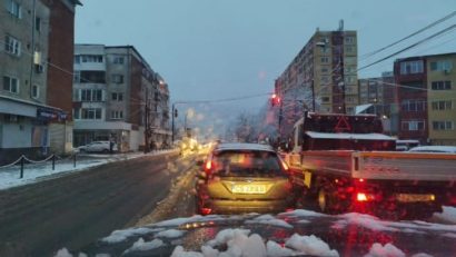 [AUDIO-FOTO] La Reşiţa, se circulă în condiţii de iarnă, dar fără probleme deosebite