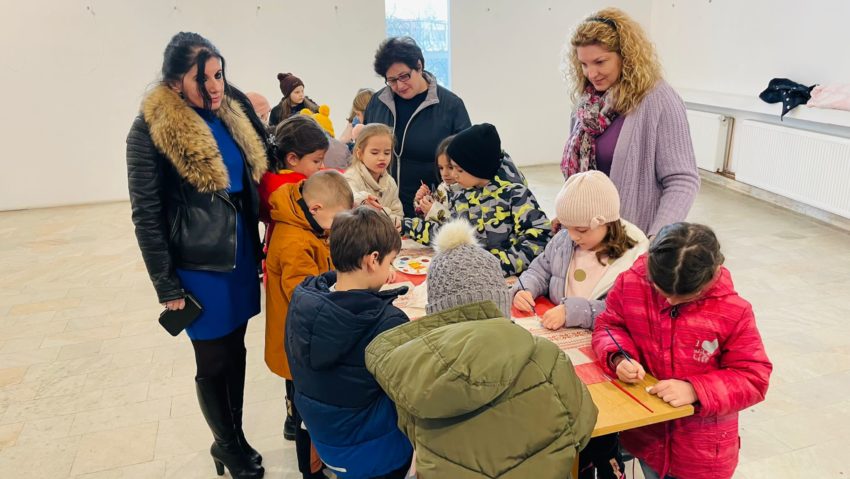 [AUDIO-FOTO] Atelier de mărţişoare la Muzeul Banatului Montan din Reşiţa