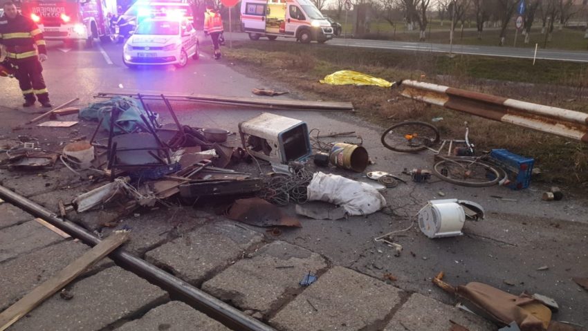 [FOTO] Accident cu un mort şi un rănit în judeţul Arad