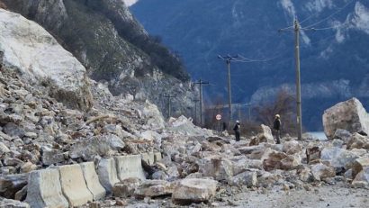 Traficul rutier pe DN 57, în zona localităţii Berzasca, rămâne închis