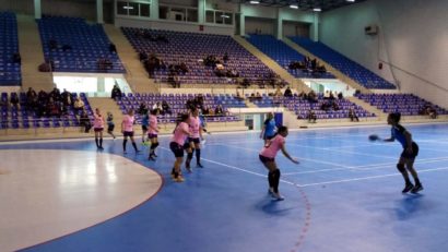 Handbal feminin: Universitatea Reşiţa primeşte vizita liderului din Deva