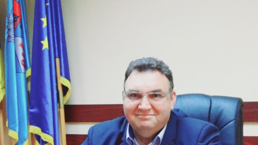 [AUDIO] Secretarul municipiului Reşiţa, Lucian Bucur, acuzat de conflict de interese