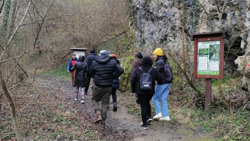 Peste 2.000 de elevi din Banat şi-au anunţat vizita la obiectivele turistice din Parcul Naţional Semenic-Cheile Caraşului în Săptămâna Verde