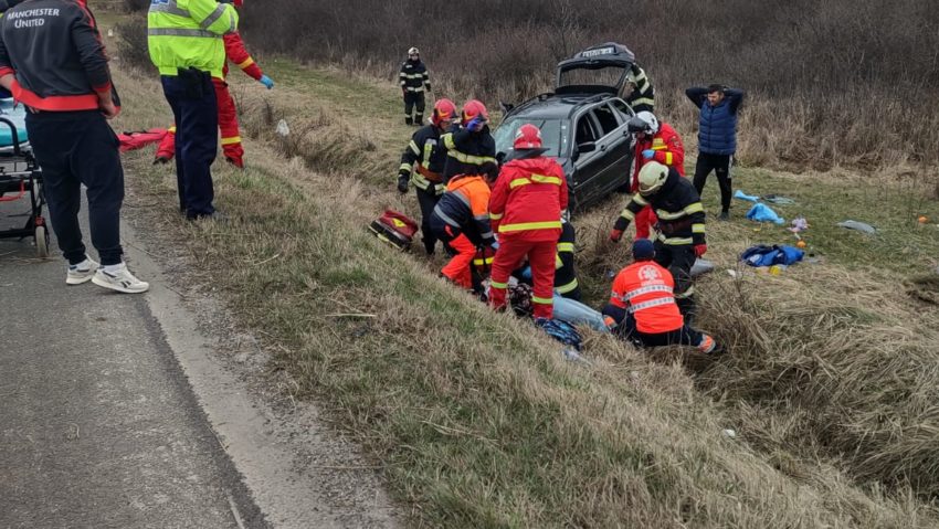 [FOTO] Depășire riscantă pe DN 6, soldată cu victime