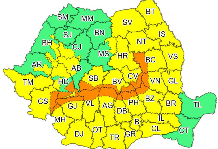 Codul portocaliu de ninsori abundente a fost prelungit până miercuri