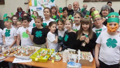 [FOTO] Europa celor 27 sărbătorită festiv la Colegiul Naţional „Diaconovici-Tietz” din Reşiţa