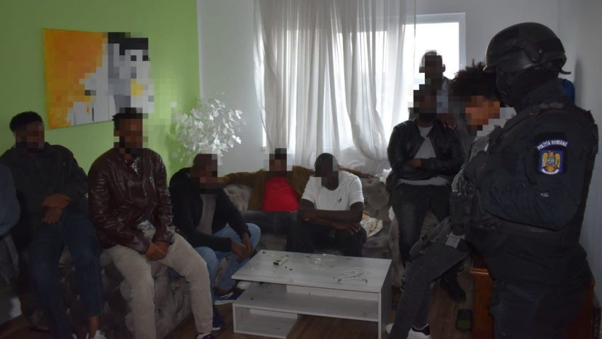 Poliţiştii din Timiş au eliberat trei femei din Etiopia ţinute cu forţa într-un apartament