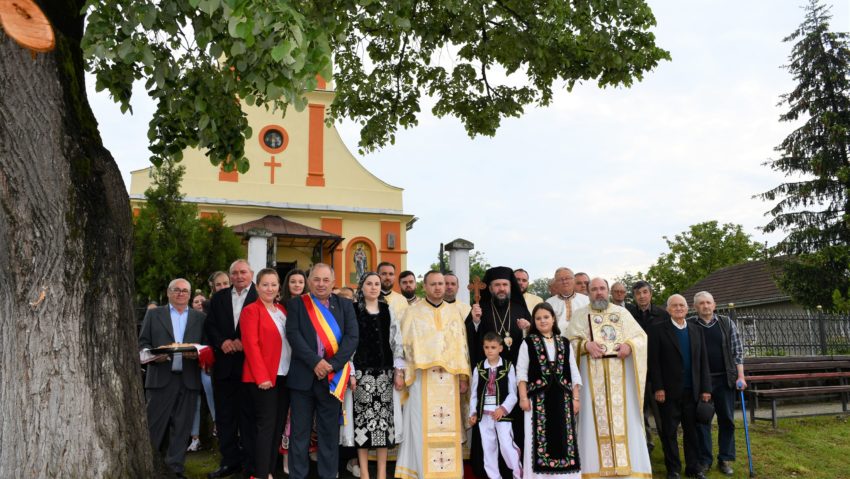 Înainte de Rusalii, Parohia Soceni a primit vizita ierarhului locului