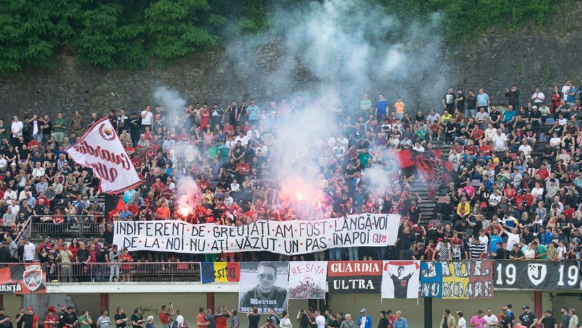 Sărbătoare în roşu şi negru! CSM Reşiţa a promovat în Liga a II-a