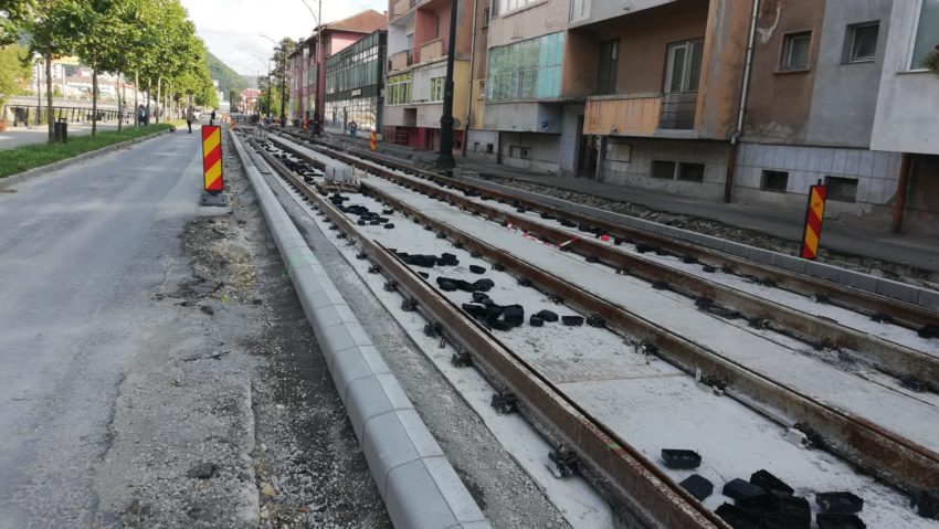 Reşiţa: lucrările la tramvai impun noi restricţii de trafic