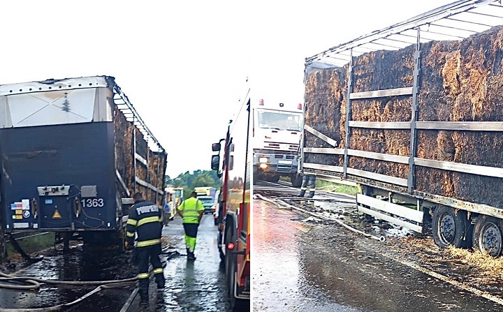 Un TIR încărcat cu baloţi de paie a luat foc la Teregova