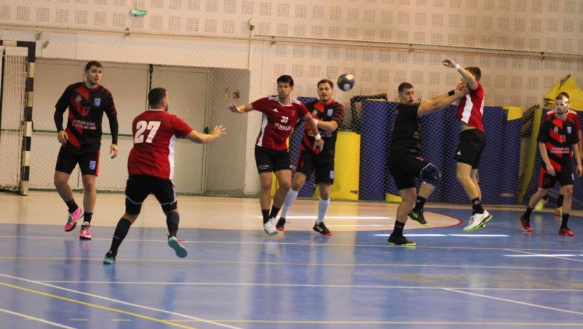 Handbal amical: CSM Reşiţa a făcut instrucţie cu Unirea Sânnicolau Mare