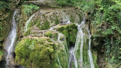 Încep lucrările la pasarela suspendată. Turiştii vor avea acces mai uşor la Cascada Bigăr