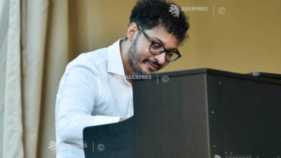 Turneul ”Un artist, un pian şi un ţambal – clasic, jazz, folclor” al pianistului Cătălin Răducanu, la Deva