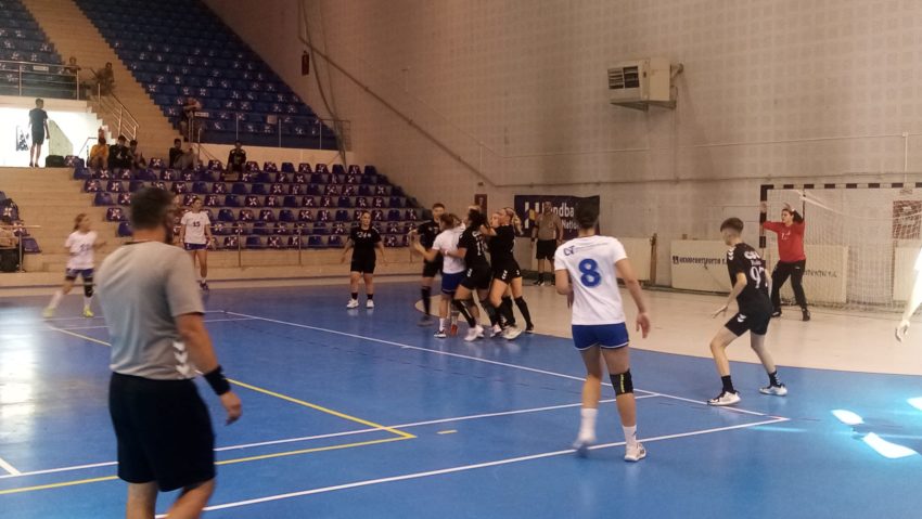 Handbal feminin: Universitatea Reşiţa a scăpat printre degete victoria contra timişorencelor de la UVT